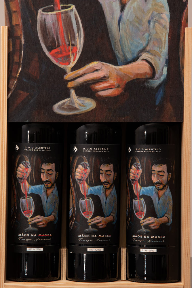 
                  
                    Charger l&amp;#39;image dans la galerie, Vin rouge AOC Alentejo &amp;quot;Mãos na Massa&amp;quot; 2020 De FABIO FERNANDES
                  
                