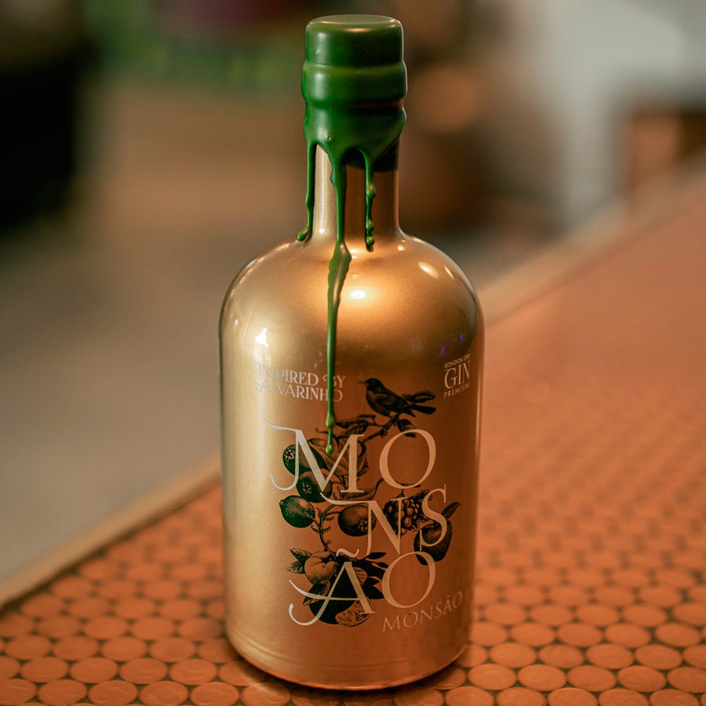 
                  
                    Load image into Gallery viewer, MONSÃO Gin 40% - 50cl Inspired By Alvarinho
                  
                